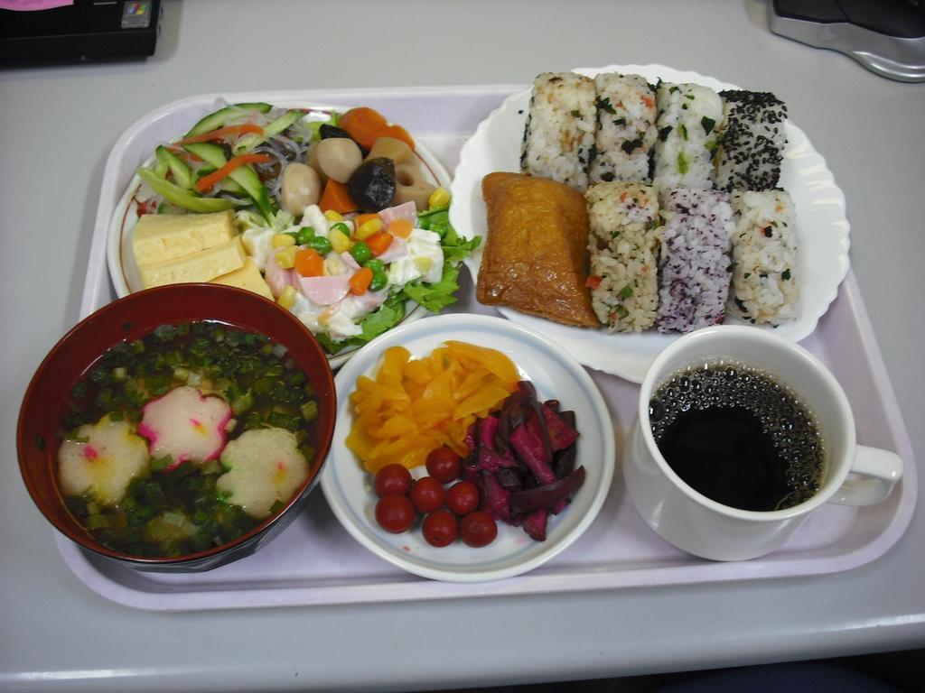 Toyoko Inn Yokohama Minatomirai-Sen Nihon-Odori Ekimae Buitenkant foto